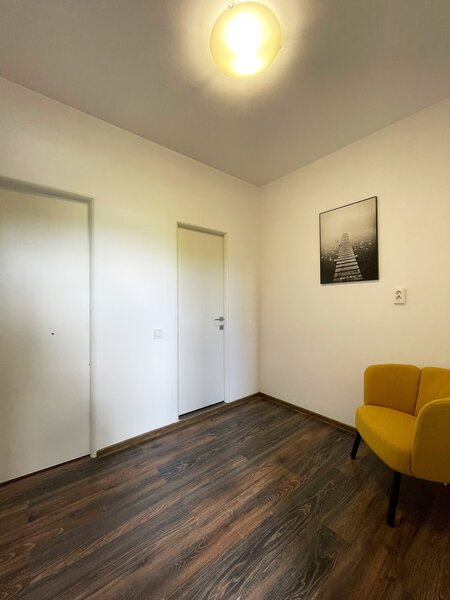 Rahova - Sebastian  Garsoniera 32 mp fara bucatarie   recent renovata